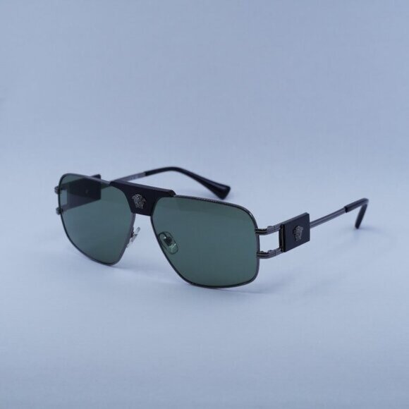 🕶️ New Versace VE2251 1001/2 Sunglasses - Gunmetal Frame, Green Lenses